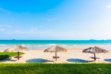 Güzel tropikal plaj ve deniz