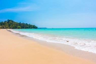 Güzel tropikal plaj ve deniz