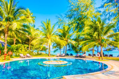 lüks Açık Yüzme Havuzu