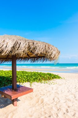 Güzel tropikal plaj ve deniz