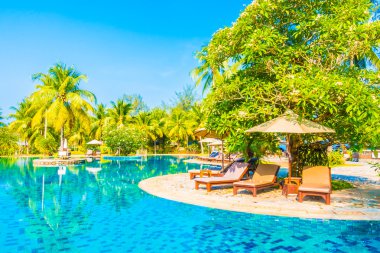 lüks Açık Yüzme Havuzu