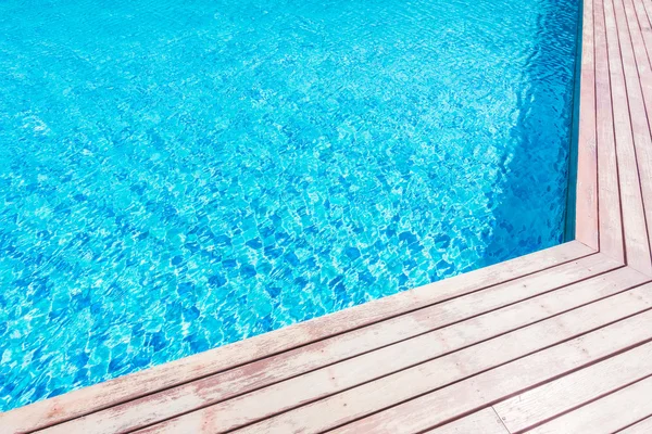 güzel bir Yüzme Havuzu