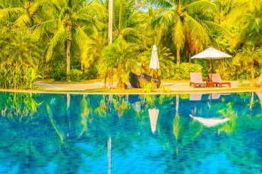 lüks Açık Yüzme Havuzu