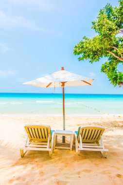 Güzel tropikal plaj ve deniz