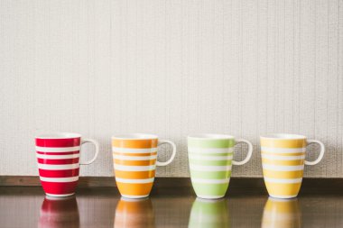 kahve bardakları tablo