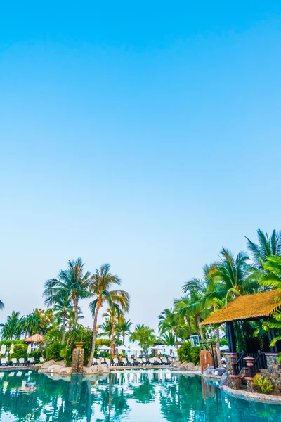 Piscina de luxo — Fotografia de Stock