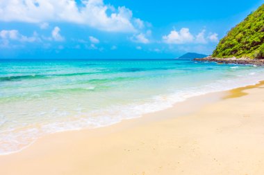 Güzel tropikal plaj ve deniz