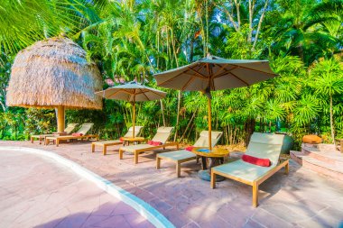 Otelde açık yüzme havuzu