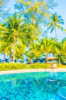 lüks Açık Yüzme Havuzu