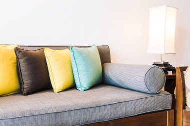 Güzel lüks yastıklar Divan