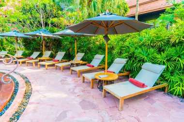 Otelde açık yüzme havuzu