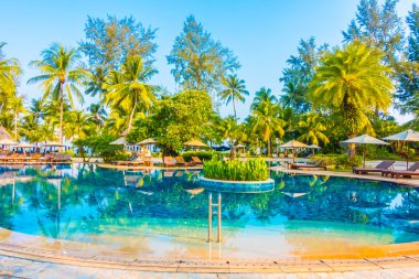 lüks Açık Yüzme Havuzu