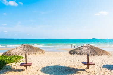 Güzel tropikal plaj ve deniz