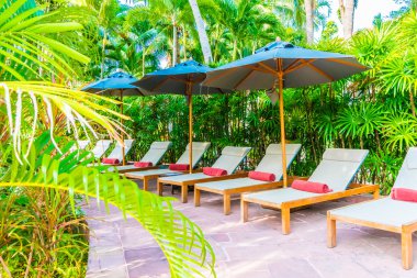 Otelde açık yüzme havuzu