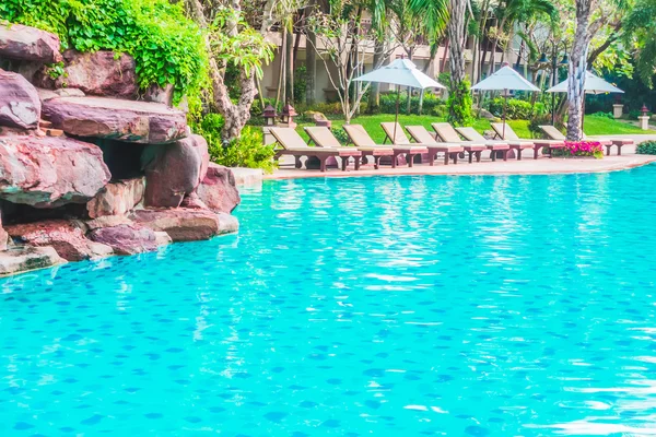 Bella piscina di lusso — Foto Stock