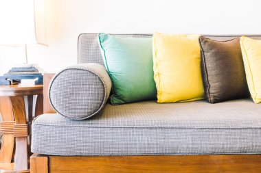 Güzel lüks yastıklar Divan