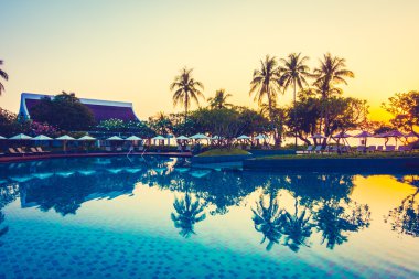 Hindistan cevizi hurma ağaçlarının Silhouettes