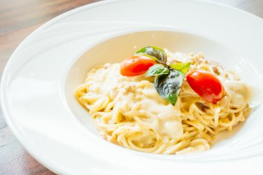 Leziz spagetti carbonara