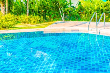 lüks Açık Yüzme Havuzu