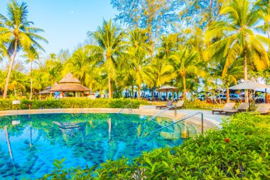 lüks Açık Yüzme Havuzu