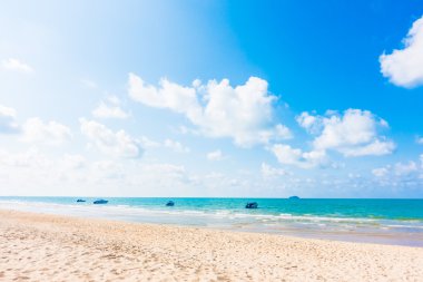 Güzel tropikal plaj ve deniz