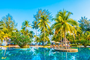 lüks Açık Yüzme Havuzu