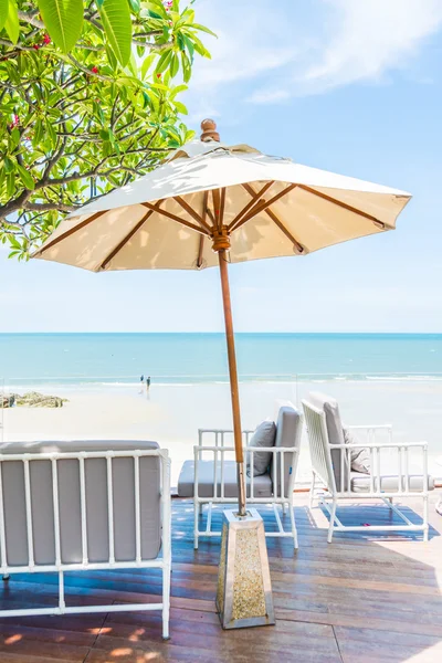 Bella vista sulla spiaggia e sul mare — Foto Stock