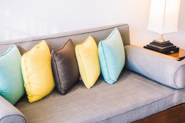 Güzel lüks yastıklar Divan