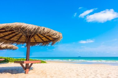 Güzel tropikal plaj ve deniz