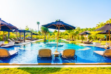 lüks Açık Yüzme Havuzu