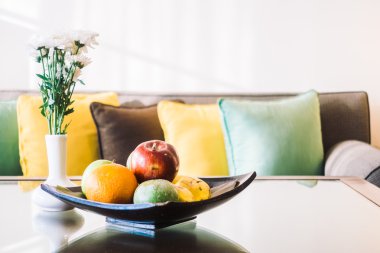 Güzel lüks yastıklar Divan