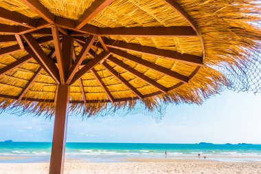 Güzel tropikal plaj ve deniz