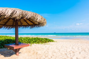 Güzel tropikal plaj ve deniz