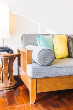 Güzel lüks yastıklar Divan