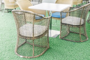 Boş sandalye ve masa Restaurant'ta