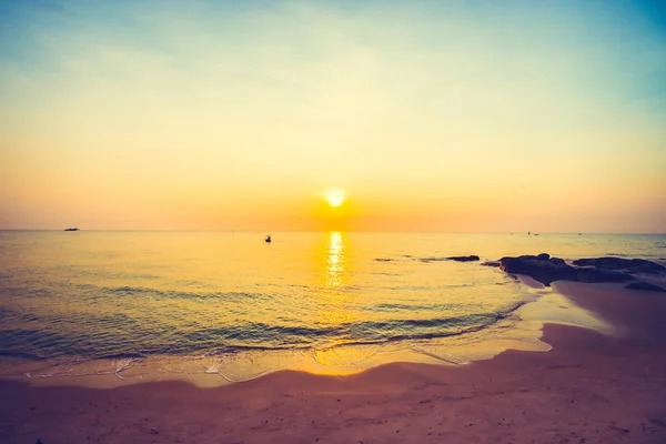 Soluppgång på stranden — Stockfoto