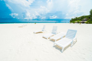 tropikal plaj ve deniz otel resort çevresinde