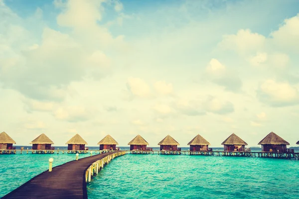 Bellissima isola delle Maldive con spiaggia e mare — Foto Stock