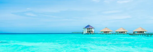 Όμορφο τροπικό ξενοδοχείο Μαλδίβες θέρετρο — Φωτογραφία Αρχείου