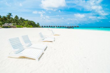 tropikal plaj ve deniz otel resort çevresinde