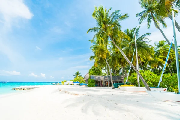 Hermoso hotel resort maldivas tropicales — Foto de Stock