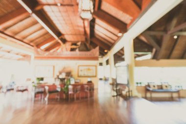 Otel lobisinde bulanıklık