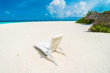 tropikal plaj ve deniz otel resort çevresinde