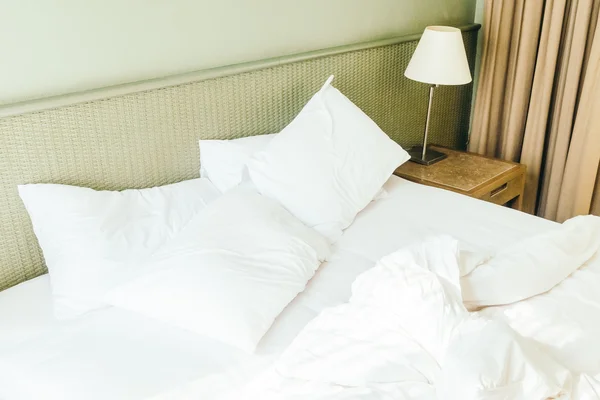 White pillows on bed — Stock Photo, Image