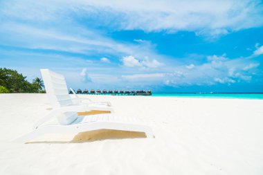 tropikal plaj ve deniz otel resort çevresinde