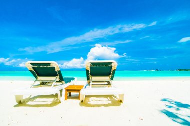 Tropikal plaj ve deniz Maldivler Island