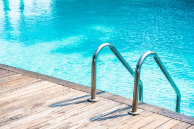 Merdiven Yüzme Havuzu