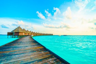 Plaj ve deniz ile güzel Maldivler ada