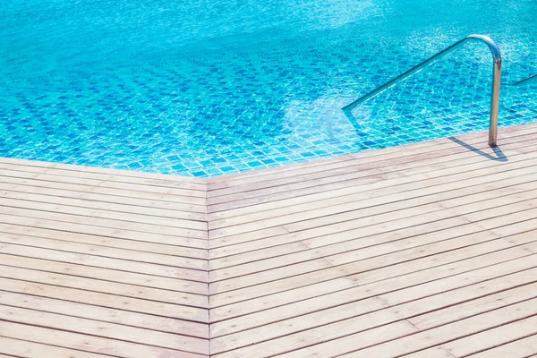 Hermosa piscina — Foto de Stock