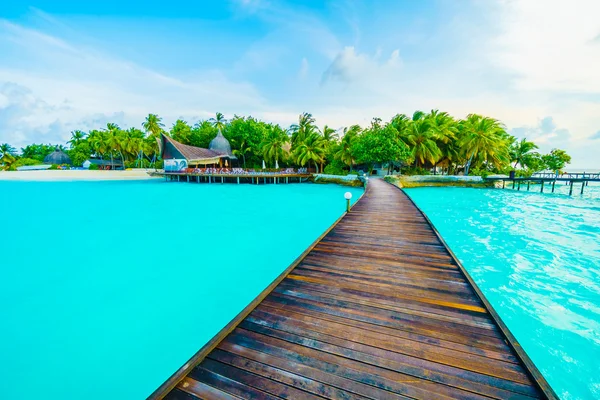 Prachtig tropisch malediven resort hotel — Stockfoto